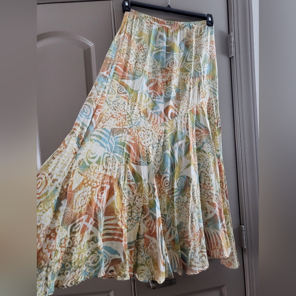 CLASSIC MULTIPLES Maxi Skirt 💙